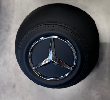 Подушка безпеки Mercedes-Benz AMG (Airbag) у чорній шкірі 4ci-3ci фото