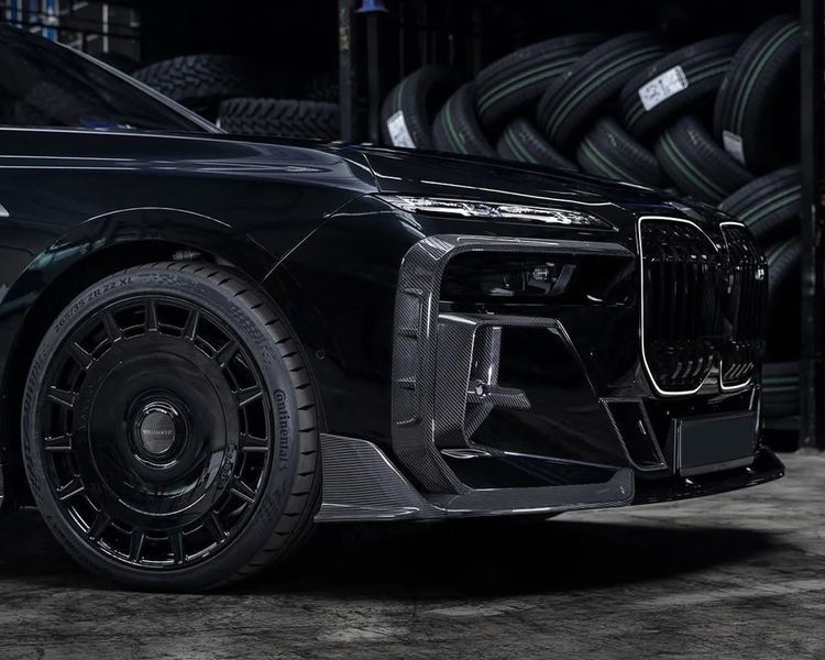Обвіс для BMW G70 у стилі MNSR-Style Carbon 871-310 фото