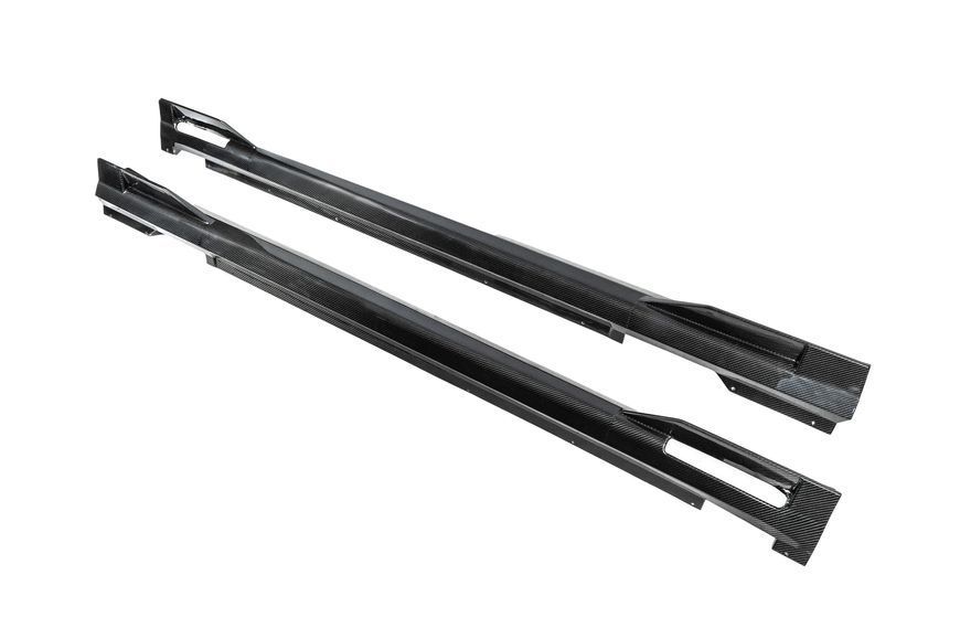 Обвіс для BMW G70 у стилі MNSR-Style Carbon 871-310 фото