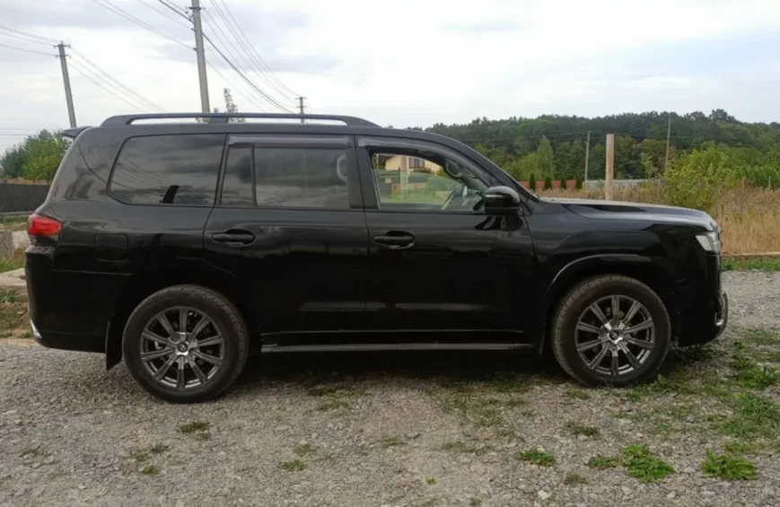 Обвіс Toyota Land Cruiser 200 LC200 в Toyota Land Cruiser 300 LC300 268-ib6 фото